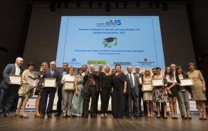 Tres profesores de Huesca y Murcia han recogido en Caixa Forum Madrid los Premios Fundación del Mundo del Superdotado a la Excelencia Educativa 2017 dentro del V Congreso de Superdotación y Altas Capacidades organizado por la Fundación El Mundo del Superdotadocon la colaboración de la Fundación Bancaria La Caixa, el Ministerio de Educación, Cultura y Deporte y la revista Magisterio, entre otros patrocinadores.