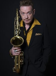 Saxo negro en Fundación Telefónica