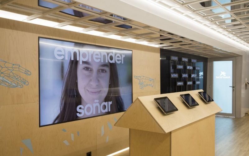 LabEmprende, un bus interactivo para aprender a emprender